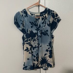 Very cute brand new never worn blouse